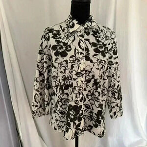 Artsy high contrast floral button up top women’s 12 classic charter club